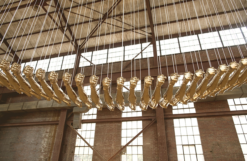 В Атланті встановлять інсталяцію з 200 кулаків протесту Томмі Сміта