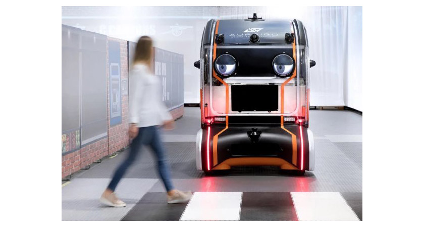 Jaguar розробила для безпілотного автомобіля очі, щоб викликати довіру Jaguar розробила для безпілотного автомобіля очі, щоб викликати довіру