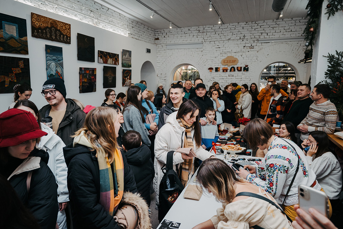 image-wrapper full-width-container