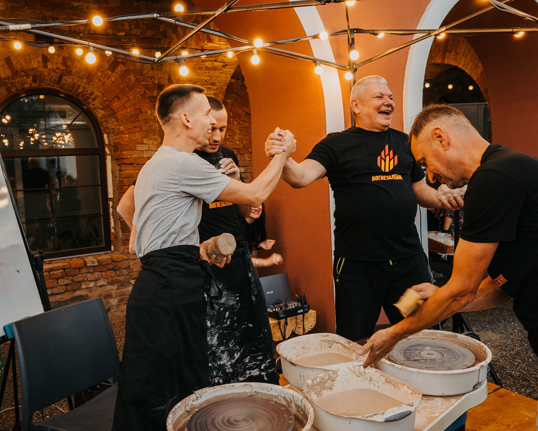 image-wrapper full-width-container