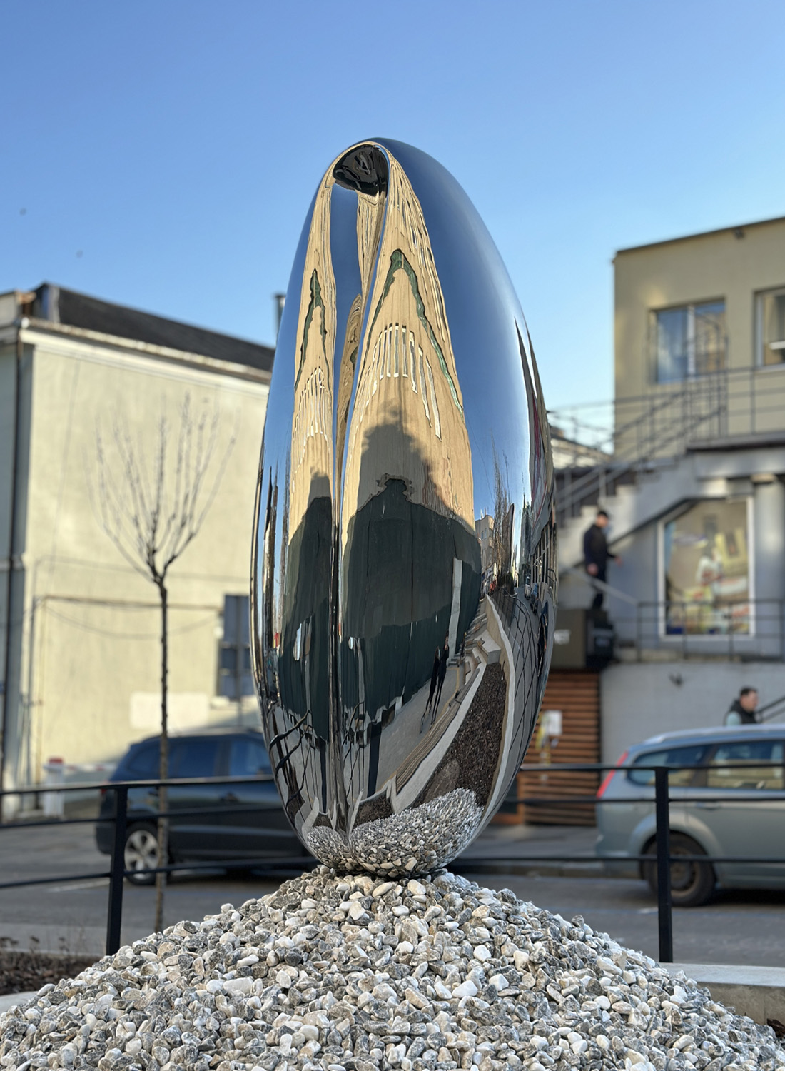 image-wrapper full-width-container