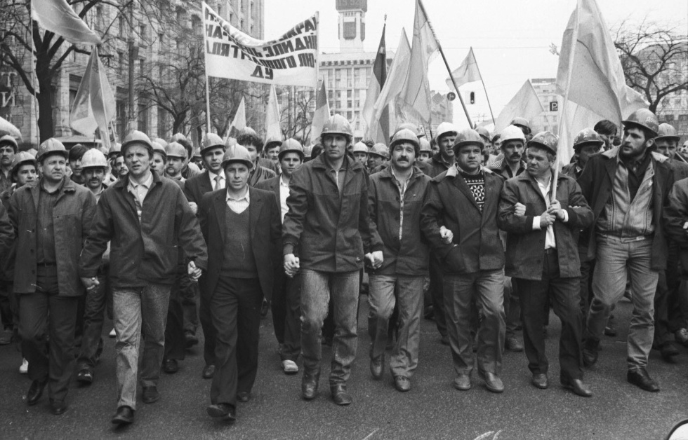 image-wrapper full-width-container