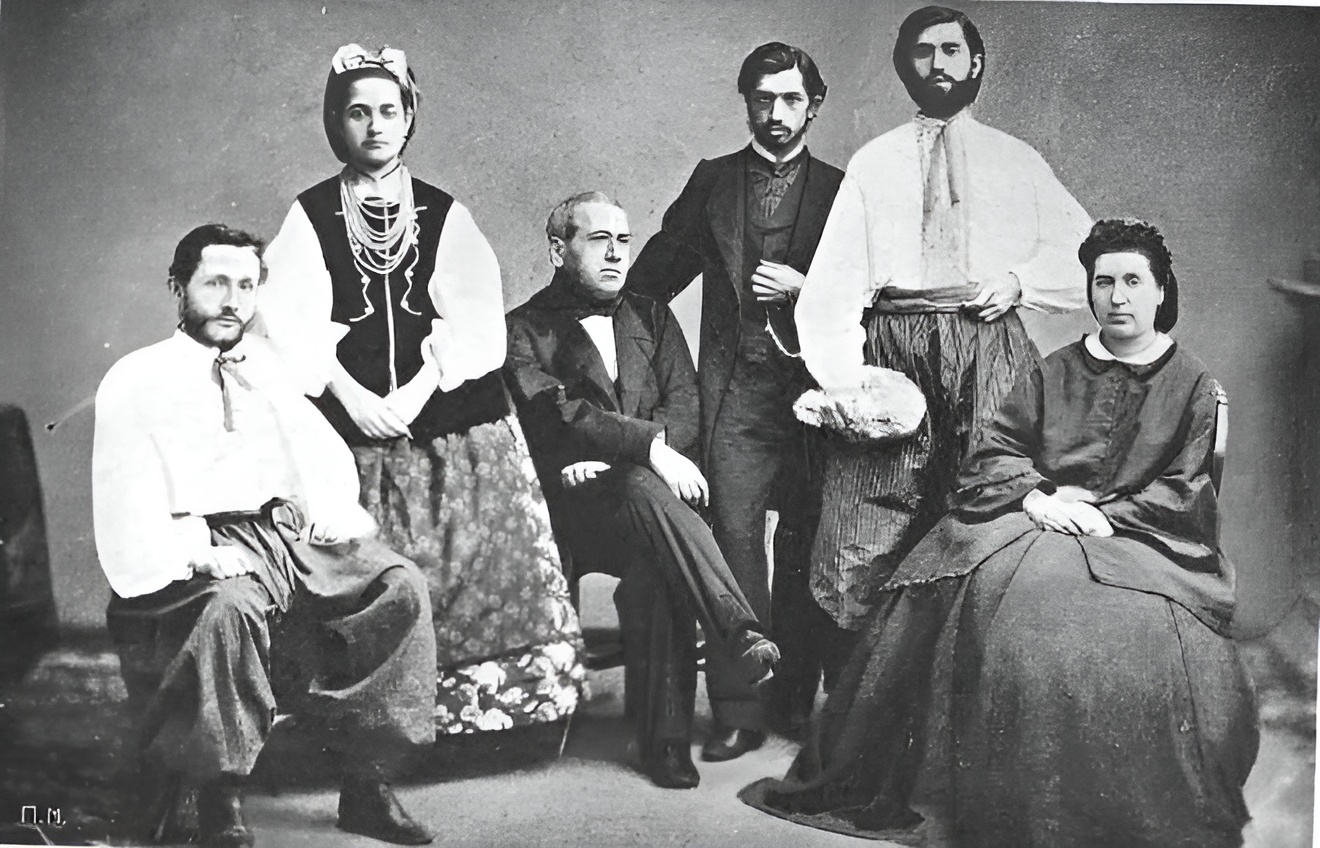 image-wrapper full-width-container