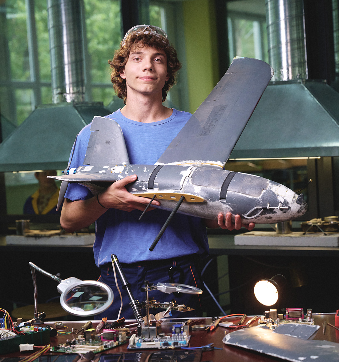 image-wrapper full-width-container