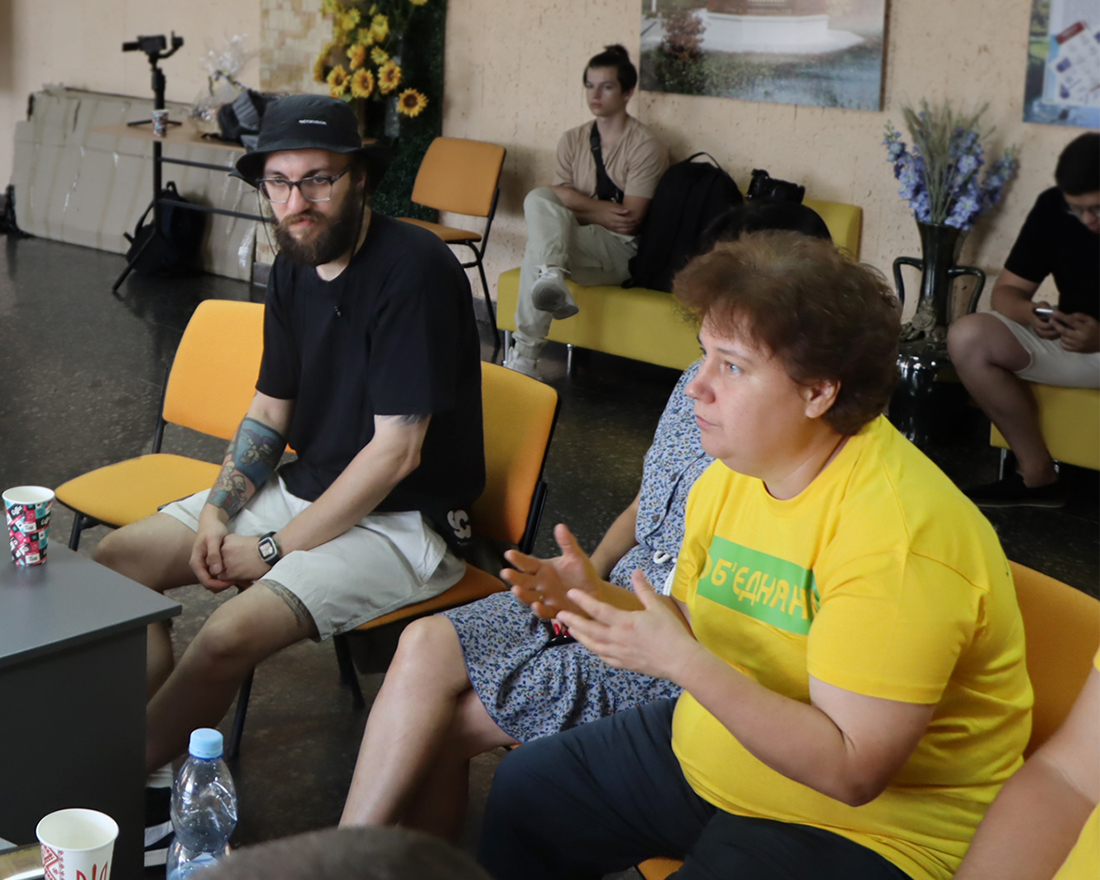 image-wrapper full-width-container