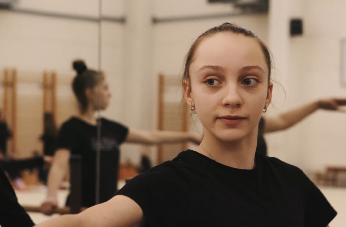 В онлайн-кінотеатрі Docuspace стартував сезон Docudays. Кадр із фільму «Дівчинка далеко від дому» 