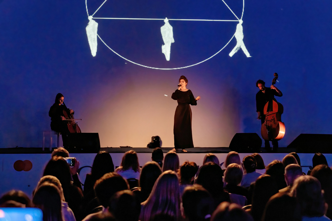 image-wrapper full-width-container