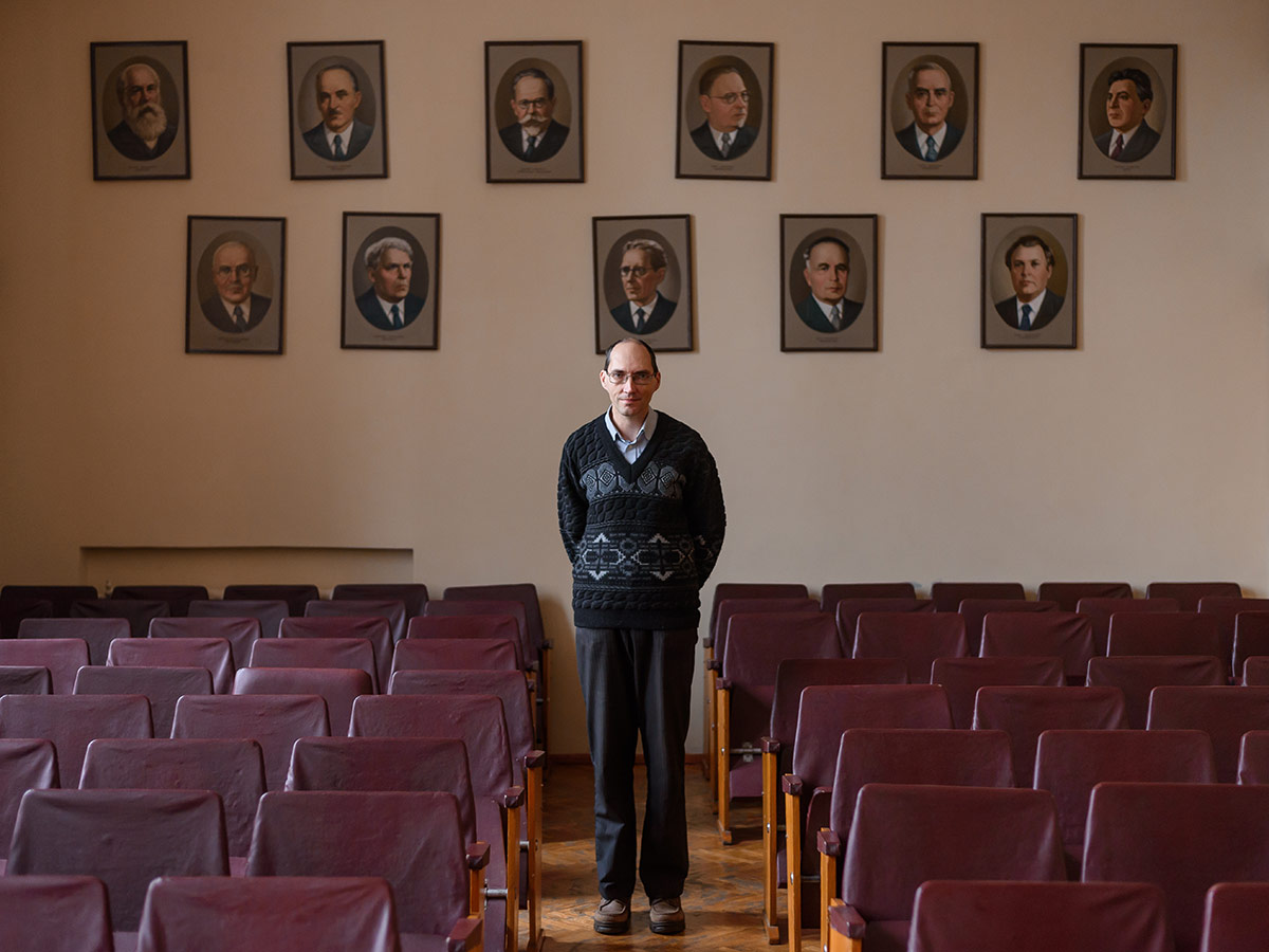 image-wrapper full-width-container