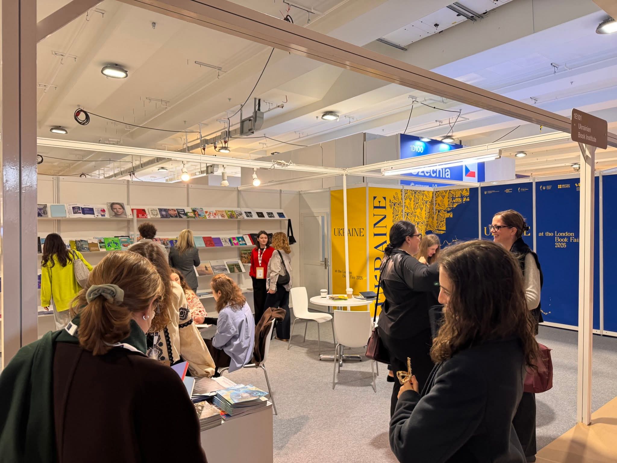 На Лондонському книжковому ярмарку відкрився український національний стенд. Фото: УІК