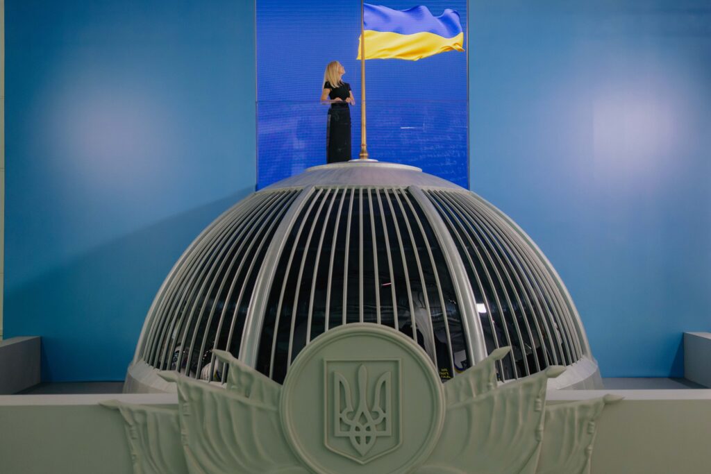 Виставка «Той день» на Центральному вокзалі Києва